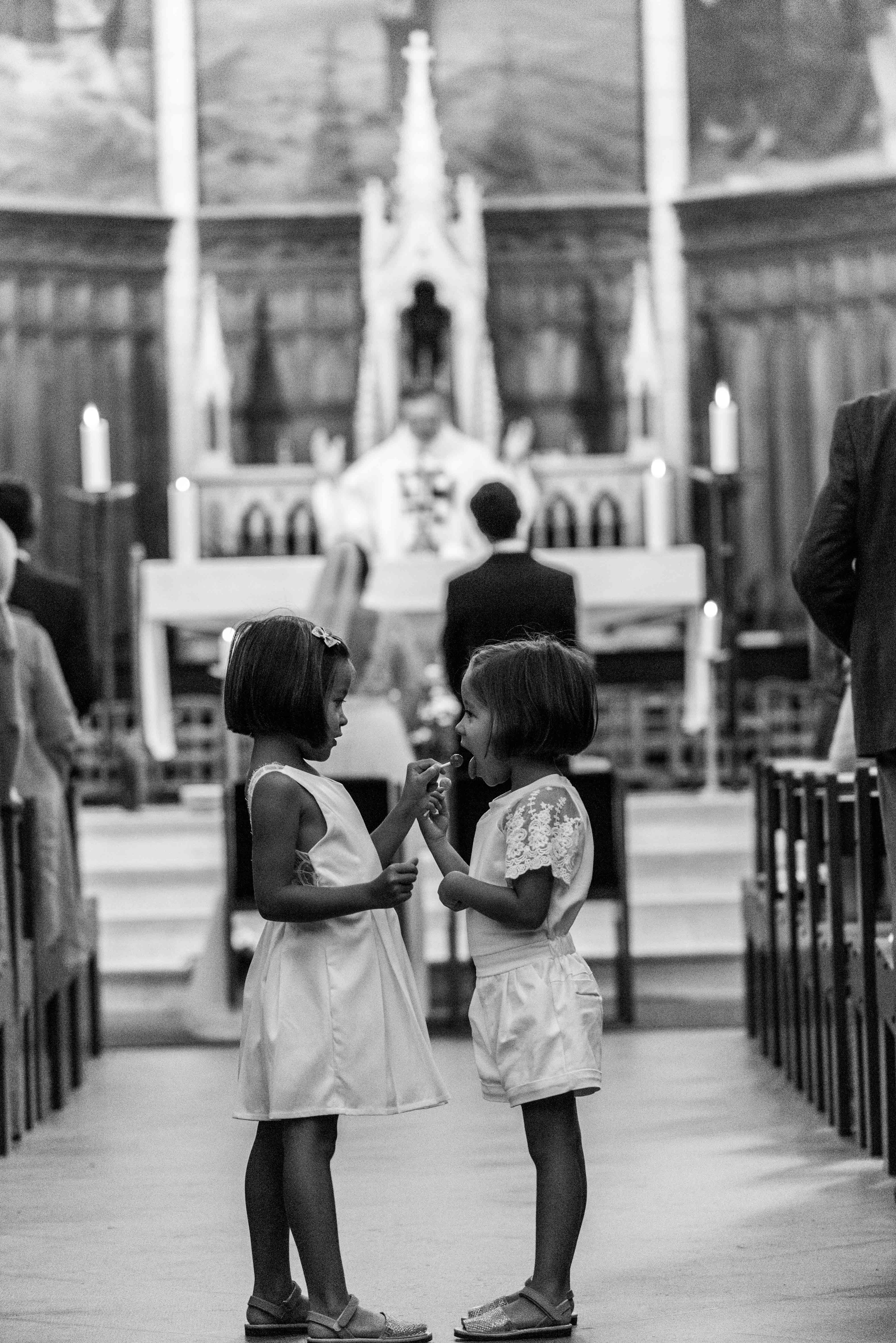 photographe mariage paris photo à l'église